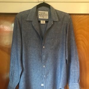 Frank and Eileen ‘Eileen’ blue linen shirt. Size Medium.